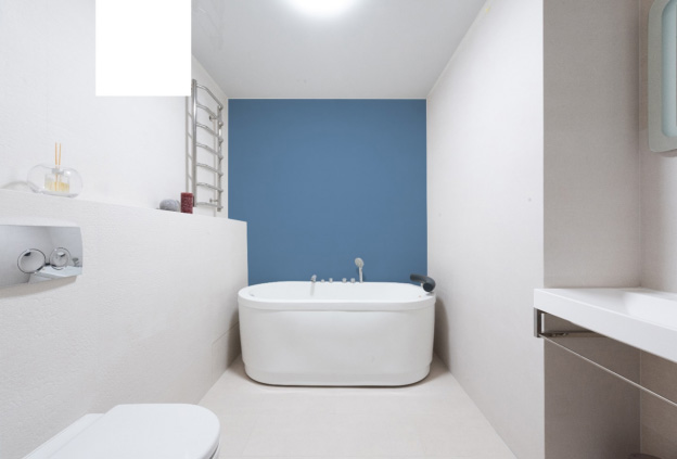 μπλε χρώμα τοίχου, μοντέρνα χρώματα για το μπάνιο